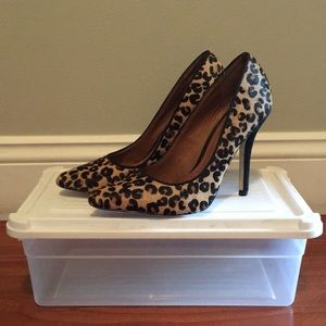 Women’s size 6 Aldo calf hair pumps